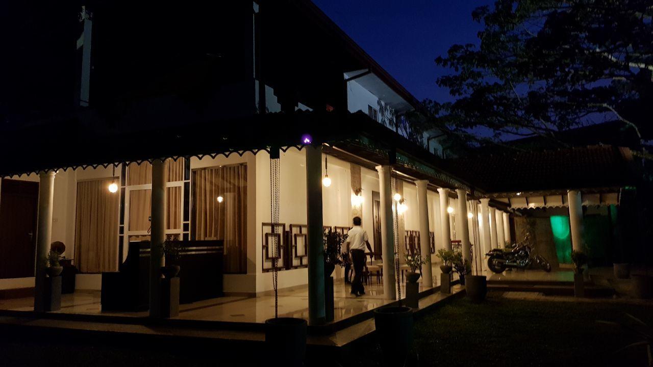 Grand Riverine Bed & Breakfast Kotugoda Exterior foto